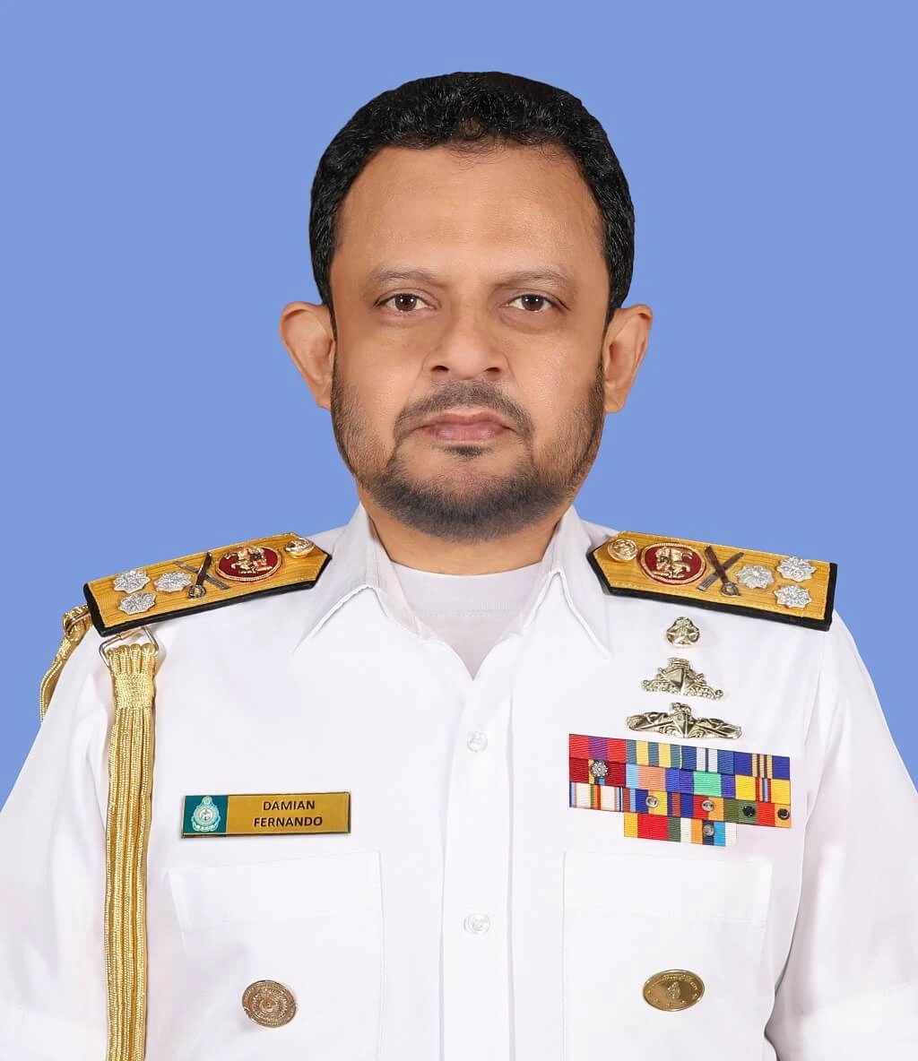 වයිස් අද්මිරාල් ඩේමියන් ප්‍රනාන්දු - නාවික හමුදාධිපති